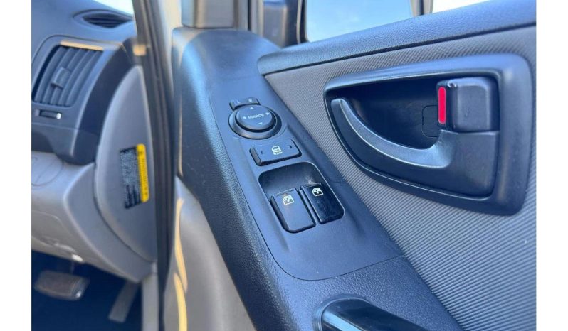 
								2018 Hyundai iLoad TQ4 2.5L Diesel full									