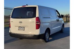 
										2018 Hyundai iLoad TQ4 2.5L Diesel full									