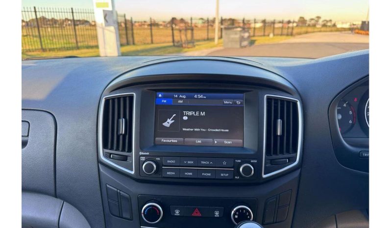 
								2018 Hyundai iLoad TQ4 2.5L Diesel full									
