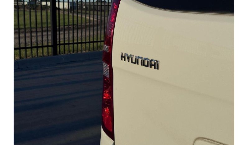 
								2018 Hyundai iLoad TQ4 2.5L Diesel full									
