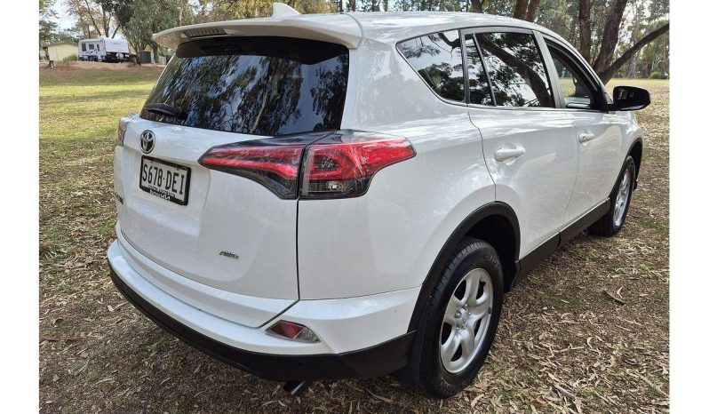 
								2017 Toyota RAV4 GX Auto AWD full									