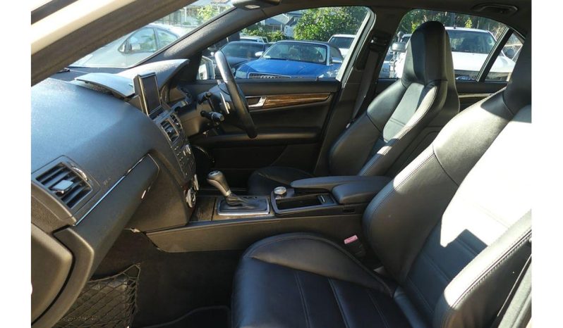 
								2009 Mercedes-Benz C63 AMG W204 full									