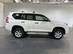 
										2015 Toyota LandCruiser Prado GX 3.0L full									