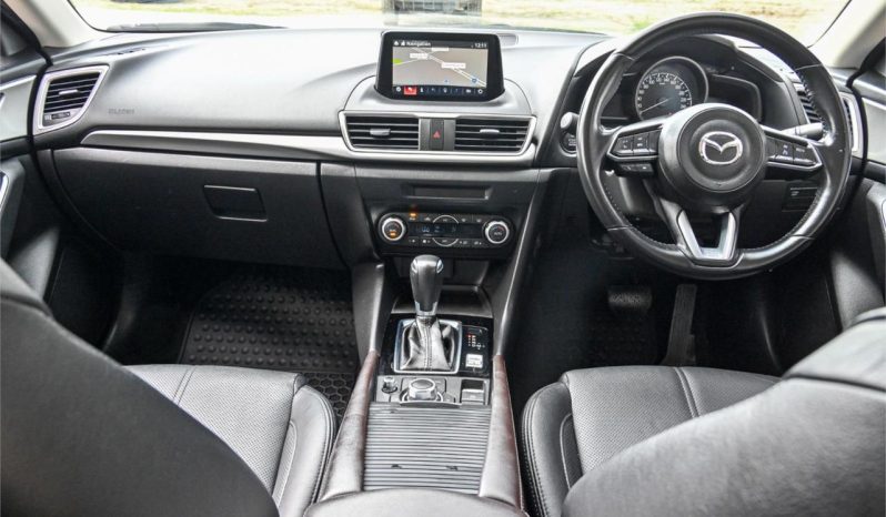 
								2018 Mazda 3 Touring 2.0L Auto Sedan full									