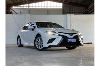2019 Toyota Camry Ascent Sport Hybrid 2.5L