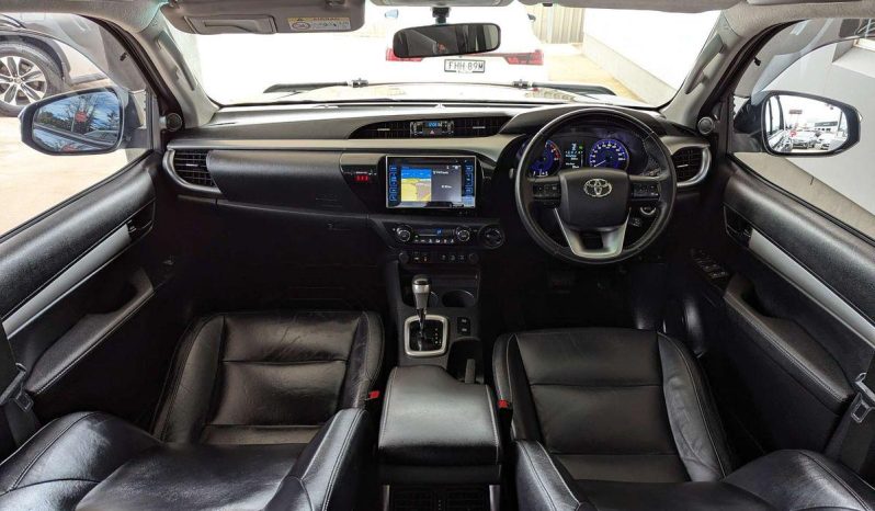 
								2018 Toyota Hilux SR5 2.8L Diesel 4×4 Auto full									