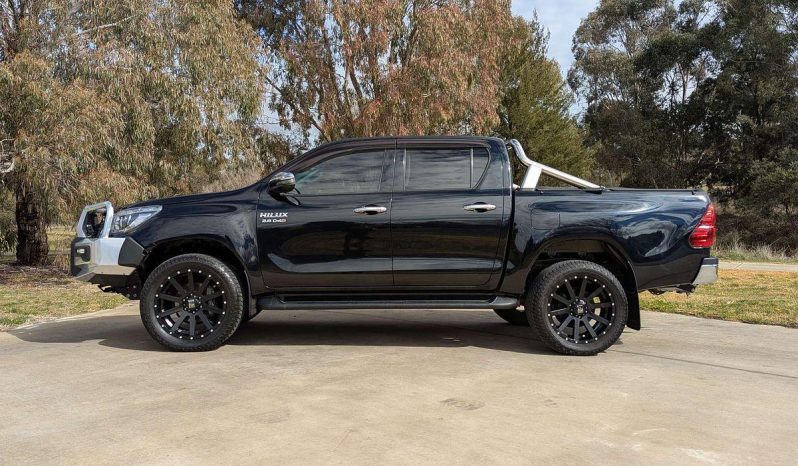 
								2018 Toyota Hilux SR5 2.8L Diesel 4×4 Auto full									